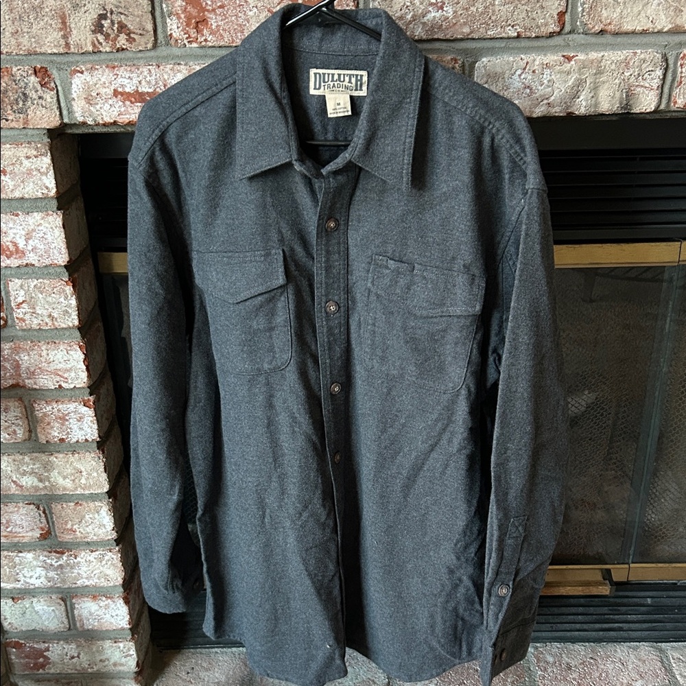 Duluth Trading Co Men's Charcoal Gray Heavy Flannel‎ Button Down Shirt Size M